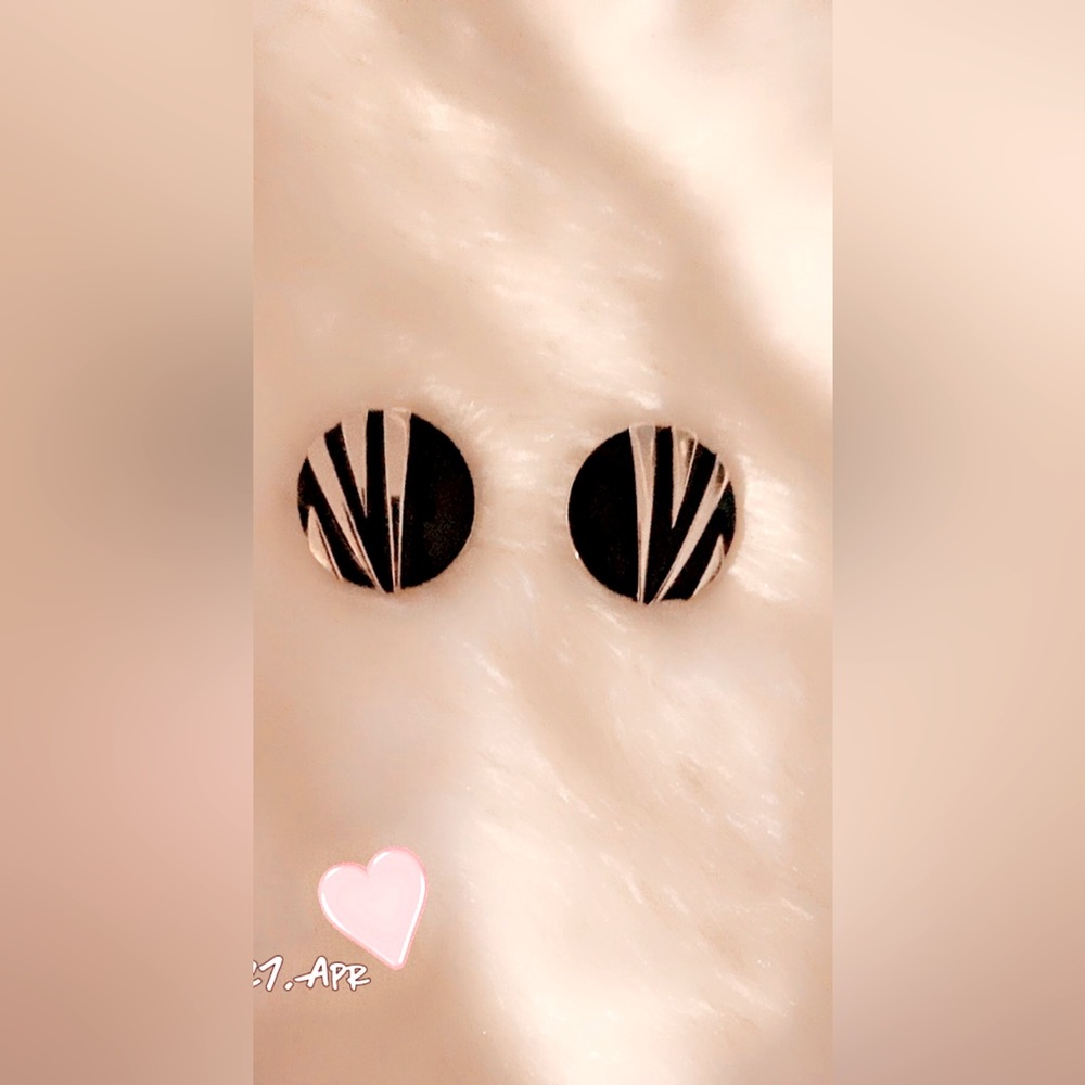 🌸🌺🌼Napier Black Enamel Round Pierced Earrings TLC